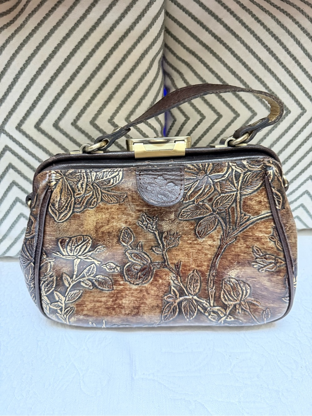Patricia Nash Gracchi Embossed Leather Satchel Bag( missing bottom lock)